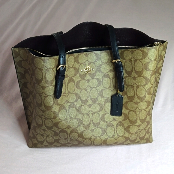 Coach Handbags - Coach Brown and Black Signature bag